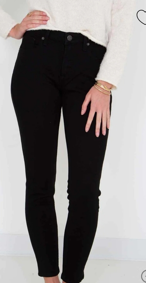 Silver Jeans Curvy High Rise Skinny Jeans for Women in Black - Picture 1 of 12